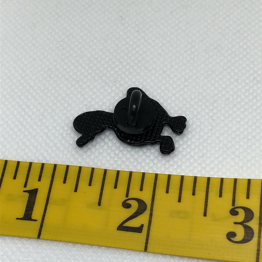 3/$25 Duck with Knife Pin Badge Brooch - Picture 6 of 7